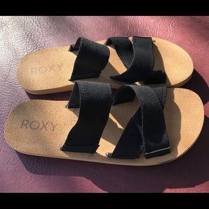 Roxy Sandals - women’s size 9